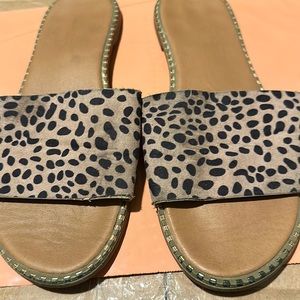 Used sandals FREE with purchase